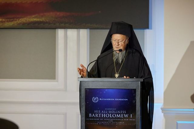 Patriarhul României participă la evenimentele dedicate onomasticii Patriarhului Ecumenic / Sfânta Liturghie, oficiată de Patriarhul Ecumenic Bartolomeu, Patriarhul Daniel al României şi Patriarhul Daniil al Bulgariei