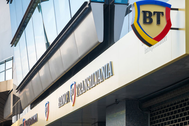 10 BĂNCI AMENDATE DE CONSILIUL CONCURENŢEI – BT, sancţionată cu 960 milioane lei de Consiliul Concurenţei: BT aşteaptă comunicarea oficială scrisă a deciziei de sancţionare, pentru a începe procedura de contestare la Curtea de Apel Bucureşti