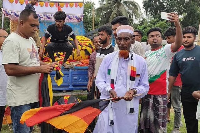 Cupa Mondială 2026: Un fermier din Bangladesh a desfăşurat un steag de 7 km lungime pentru a susţine… Germania – VIDEO