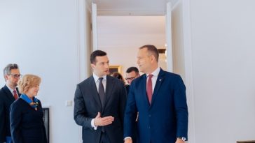Jordan Bardella, în Polonia, în cadrul unui turneu european al extremei drepte, înaintea alegerilor prezidenţiale din Franţa