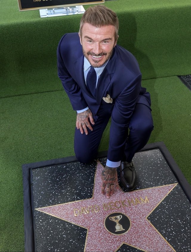 David Beckham a primit o stea pe Walk of Fame, în contextul în care Los Angelesul găzduieşte meciuri din cadrul Cupei Mondiale – VIDEO