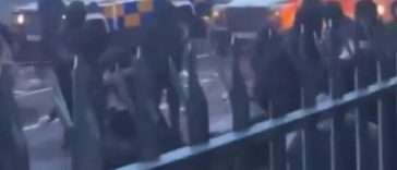 Noi violenţe la Belfast, unde poliţia a folosit tunuri cu apă