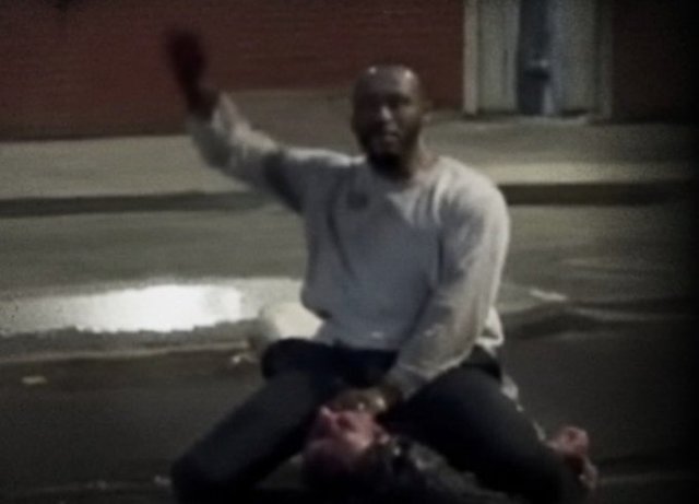 Un atac la Belfast atribuit unui refugiat sudanez reaprinde butoiul cu pulbere. Autorităţile fac apel la calm în faţa riscului de violenţe împotriva imigranţilor