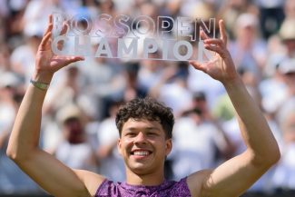 Tenis: Shelton a câştigat primul său titlu pe iarbă, la Stuttgart / Majchrzak, triumfător la ‘s-Hertogenbosch