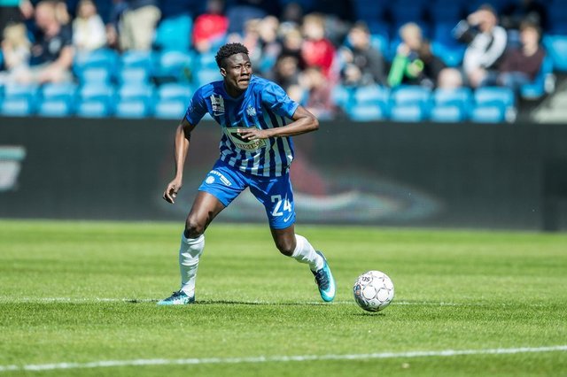Un fotbalist din Burkina Faso a murit la 27 de ani din cauza unui cancer la genunchi
