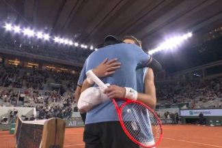 Roland-Garros: Trădat de corpul său, Berrettini l-a lăsat pe Arnaldi să avanseze în semifinale