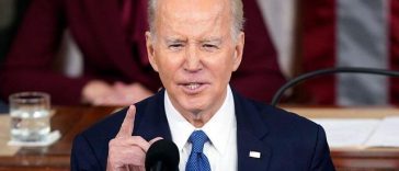 Biden îl numeşte pe Trump „un ratat”, prezentându-l ca incompetent, corupt şi plin de sine. Critică relaţia sa cu Putin şi îl învinovăţeşte de distrugerea deliberată a NATO: „Ne-a diminuat prestigiul pe plan mondial mai mult decât orice alt preşedinte”