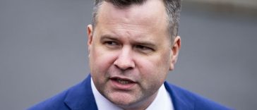 Trump vrea ca noul şef al serviciilor secrete americane Bill Pulte, „mai puţin constrâns”, să facă mai multe concedieri. Poreclit „Micul Trump”, acesta nu are deloc experienţă în domeniul spionajului