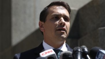 Trump îl propune oficial pe fostul său avocat Todd Blanche pentru funcţia de procuror general