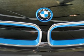 Acţiunile BMW au coborât la cel mai redus nivel din ultimii peste cinci ani după avertismentul privind profitul