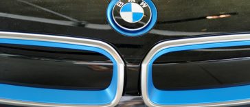 Acţiunile BMW au coborât la cel mai redus nivel din ultimii peste cinci ani după avertismentul privind profitul
