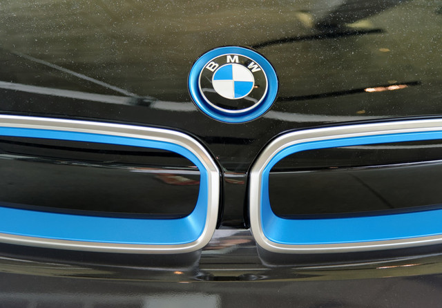 BMW pregăteşte negocieri cu angajaţii după avertismentul privind profitul; până la 7.700 de posturi ar putea dispărea