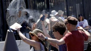 Europa se sufocă sub un val de căldură extremă; Franţa restricţionează consumul de alcool, iar Spania închide o zonă pentru suporteri