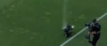Tragedie evitată la limită la meciul Ungaria – Kazahstan: o cameră aeriană a căzut pe teren, lângă un cameraman – VIDEO