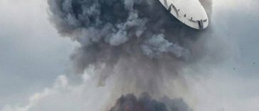Atacuri cu drone în apropierea Moscovei. O imagine spectaculoasă a surprins un capac de plumb de la un rezervor imens aruncat în aer de o explozie la câţiva metri înălţime, ceea ce a generat numeroase meme pe reţelele sociale – VIDEO, FOTO