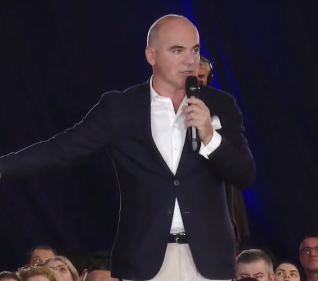 ADRIAN VEŞTEA, DESEMNAT PREMIER – Rareş Bogdan: Sper că în următoarele 72 de ore guvernul va trece prin Parlament / PNL trebuie să se gândească dacă alege şapte ani şi jumătate de opoziţie sau alege să fie responsabil faţă de români