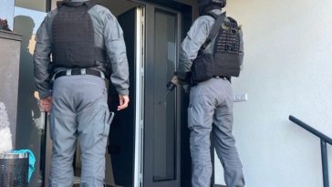 Reţea coordonată din Kosovo, destructurată / Era implicată în trafic de droguri la scară largă, deţinerea ilegală de arme şi spălare de bani în întreaga Europă / Gruparea comunica prin mesaje criptate / Confiscări în valoare de 80 de milioane de euro