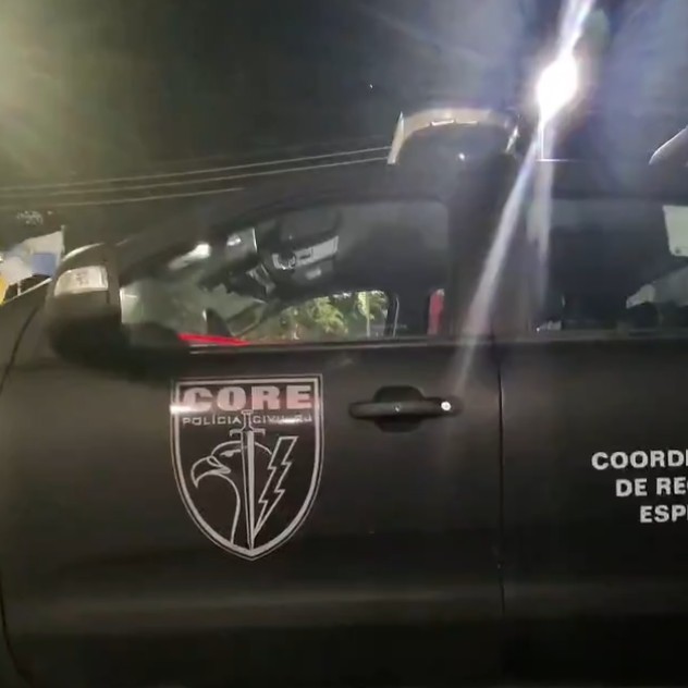 Turişti blocaţi într-un renumit punct de observaţie pentru răsăritul soarelui din Rio de Janeiro, din cauza unui schimb de focuri între poliţie şi traficanţii de droguri – VIDEO