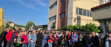 Greva spontană la Fabrica de Arme Cugir, din cauză că angajaţii nu şi-au primit salariile