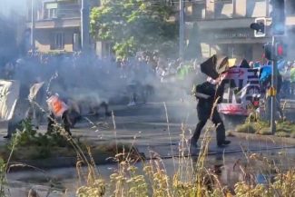 Numeroase ciocniri au avut loc între manifestanţi şi poliţie în zona sediului ONU din Geneva, în cadrul unui protest faţă de summitul G7 – VIDEO