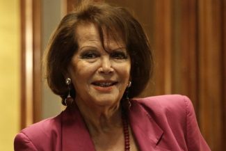 Bijuteriile Claudiei Cardinale s-au vândut la licitaţie cu peste 826.000 de euro
