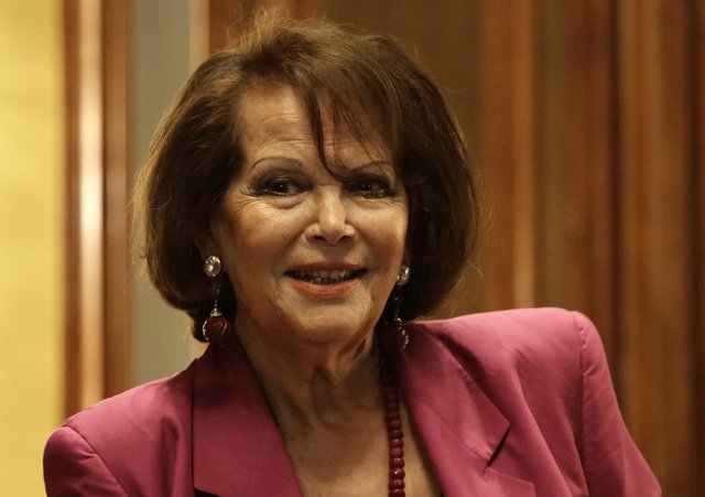 Bijuteriile Claudiei Cardinale s-au vândut la licitaţie cu peste 826.000 de euro