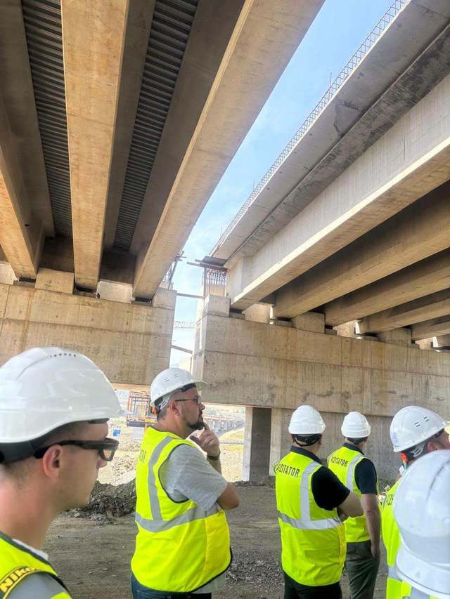 CNAIR: Secţiunea 2 Boiţa-Cornetu de pe Autostrada Sibiu-Piteşti nu are Aviz Revizuit de Mediu pentru toţi cei 31 km, în ciuda interesului geostrategic al NATO. Ofiţerii Corpului Multinaţional Sud-Est de la Sibiu, în vizită de informare