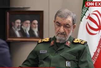 Un consilier al liderului suprem al Iranului afirmă că negocierile sunt blocate din cauza a 24 de miliarde de dolari reprezentând active iraniene îngheţate şi avertizează asupra extinderii războiului