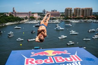 Podium pentru Constantin Popovici şi top 5 pentru Cătălin Preda în etapa a doua din Seria Mondială Red Bull Cliff Diving