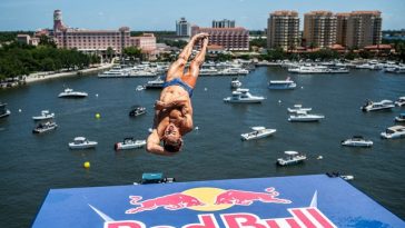 Podium pentru Constantin Popovici şi top 5 pentru Cătălin Preda în etapa a doua din Seria Mondială Red Bull Cliff Diving