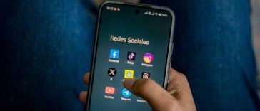 Reţelele sociale şi platformele video preiau controlul asupra ştirilor – studiu
