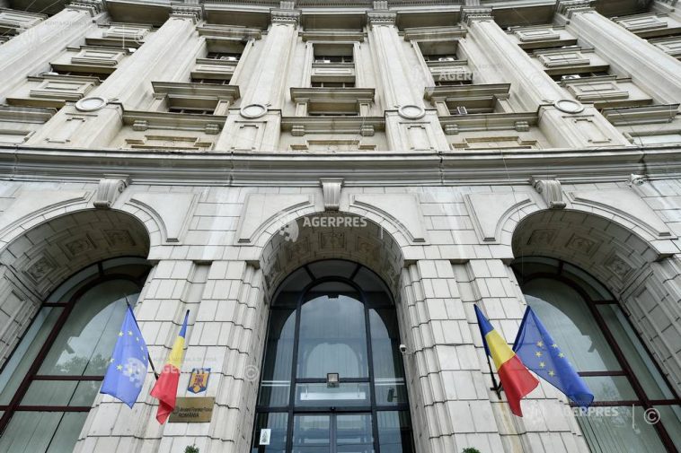 Deficitul bugetar s-a redus la aproape jumătate față de anul precedent, la 1,75% din PIB, în mai (minister)