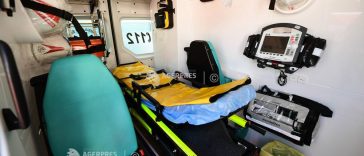 Galați: Copil de 2 ani găsit decedat; mama și alți doi minori de 2 și 5 ani, transportați la spital
