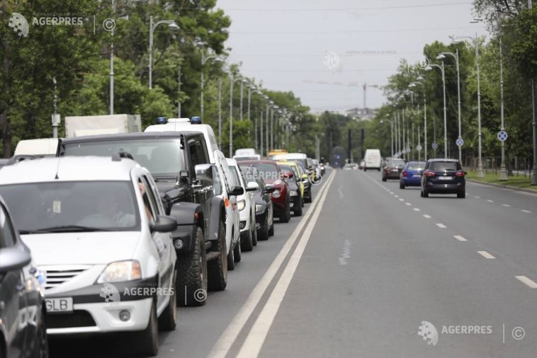 Traseul liniei 205 va fi deviat, vineri, timp de două ore, pentru evenimentul Ziua Drapelului Național