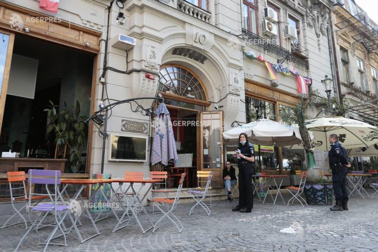 PTB: Două persoane, arestate după ce ar fi racolat un cetățean străin și i-ar fi furat cardurile și banii