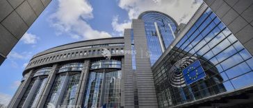 Circa 200 de europarlamentari cer deschiderea unei anchete asupra alianței de extrema dreaptă din PE