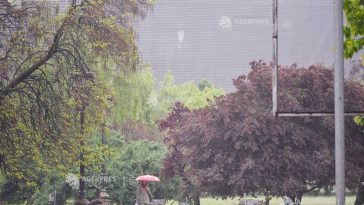 Cod galben de ploi, vineri, în București și alte 12 județe