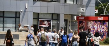 Sondaj: Majoritatea românilor resping ideea unui premier independent, însă susțin alegerile anticipate
