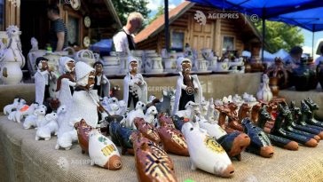 Vâlcea: Circa 50 de ceramiști din țară și străinătate, așteptați în weekend la târgul ‘Cocoșul de Hurez’