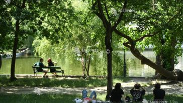 Informare meteo de vreme călduroasă în toată țara până miercuri seara; Cod galben de caniculă în 12 județe, luni