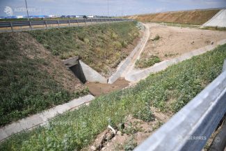 Buzău: Drumurile tehnologice ale A7, folosite de mai mulți șoferi; DRDP avertizează asupra pericolelor