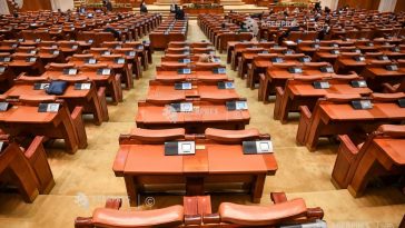 Parlament/ A început ședința pentru învestirea Guvernului propus de Adrian Veștea