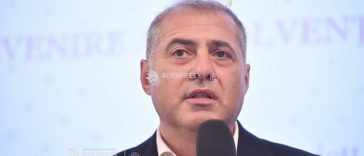 Jianu: Societatea trece de la meteo-dependență la politico-dependență; în Marea Britanie se vorbește despre vreme, în România despre politică