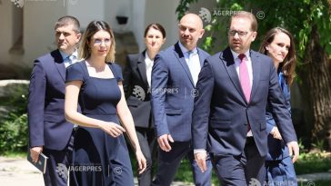 Liderii USR se întrunesc în ședință de la ora 19:00 pentru a hotărî dacă îl susțin pe Adrian Veștea ca premier