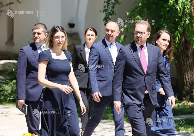 Liderii USR se întrunesc în ședință de la ora 19:00 pentru a hotărî dacă îl susțin pe Adrian Veștea ca premier