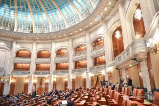 Camera Deputaților/ Momente de reculegere și dezbateri în memoria lui Mihai Eminescu și a victimelor mineriadei
