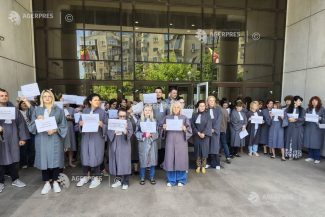 Prahova: Protest al grefierilor la Palatul de Justiție Ploiești