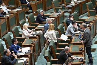 Senat: Notarii publici – incluși în categoria persoanelor protejate prin incriminarea faptei de ultraj judiciar