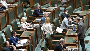 Senat: Notarii publici – incluși în categoria persoanelor protejate prin incriminarea faptei de ultraj judiciar