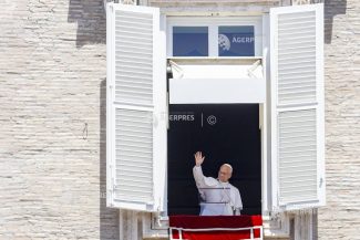 Mediul digital sporește indiferența față de cei săraci, afirmă papa Leon al XIV-lea